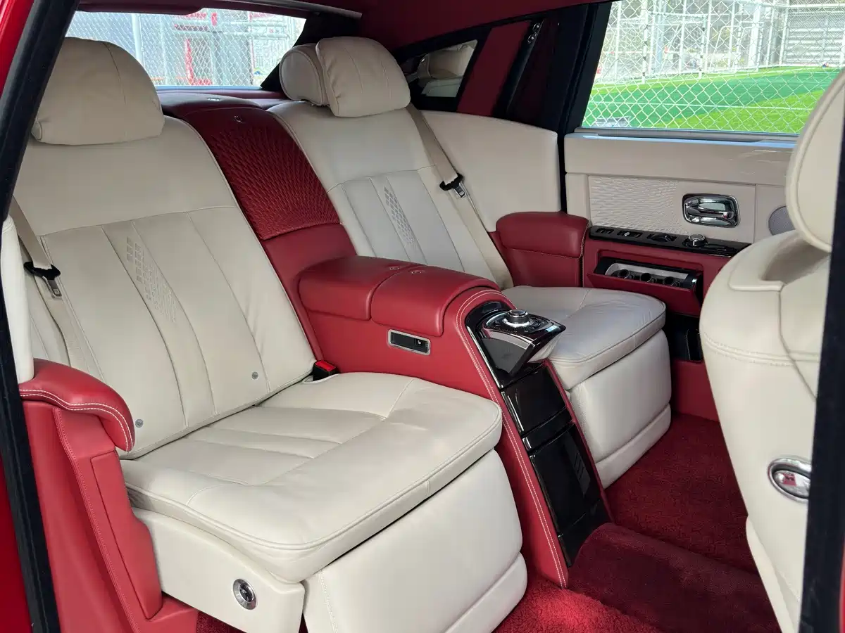 Фото 16 - Rolls-Royce Phantom