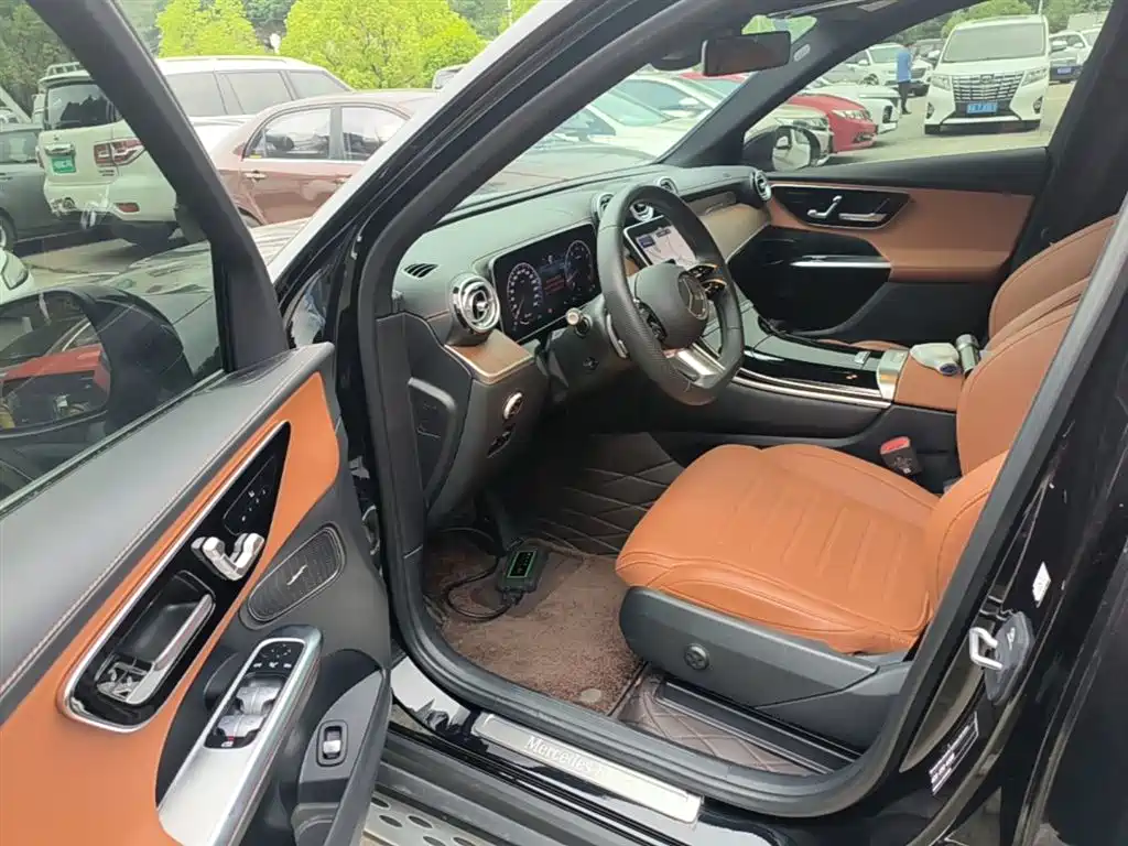 Mercedes-Benz GLC 2023 Facelift GLC 300 L 4MATIC Sport 5-Seater фото 16
