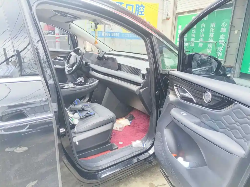 Dongfeng Fengxing Starlight V9 2025 2026 Beyond Joy Series 200km Comfort