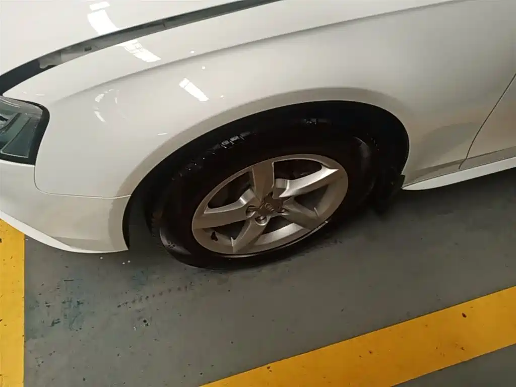 Audi A4L 2013 35 TFSI Automatic Comfort фото 23