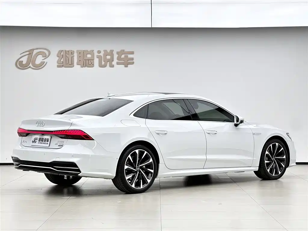 Photo 4 - Audi A7L