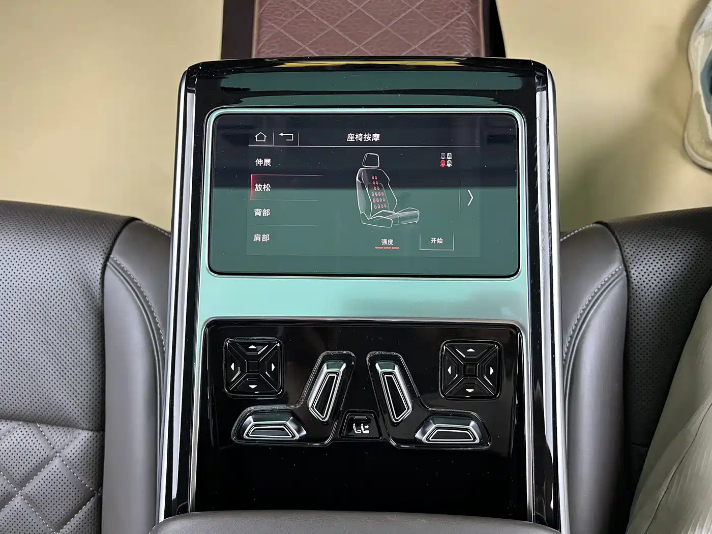 Audi A8 2024 Model A8L 55 TFSI quattro Flagship фото 38