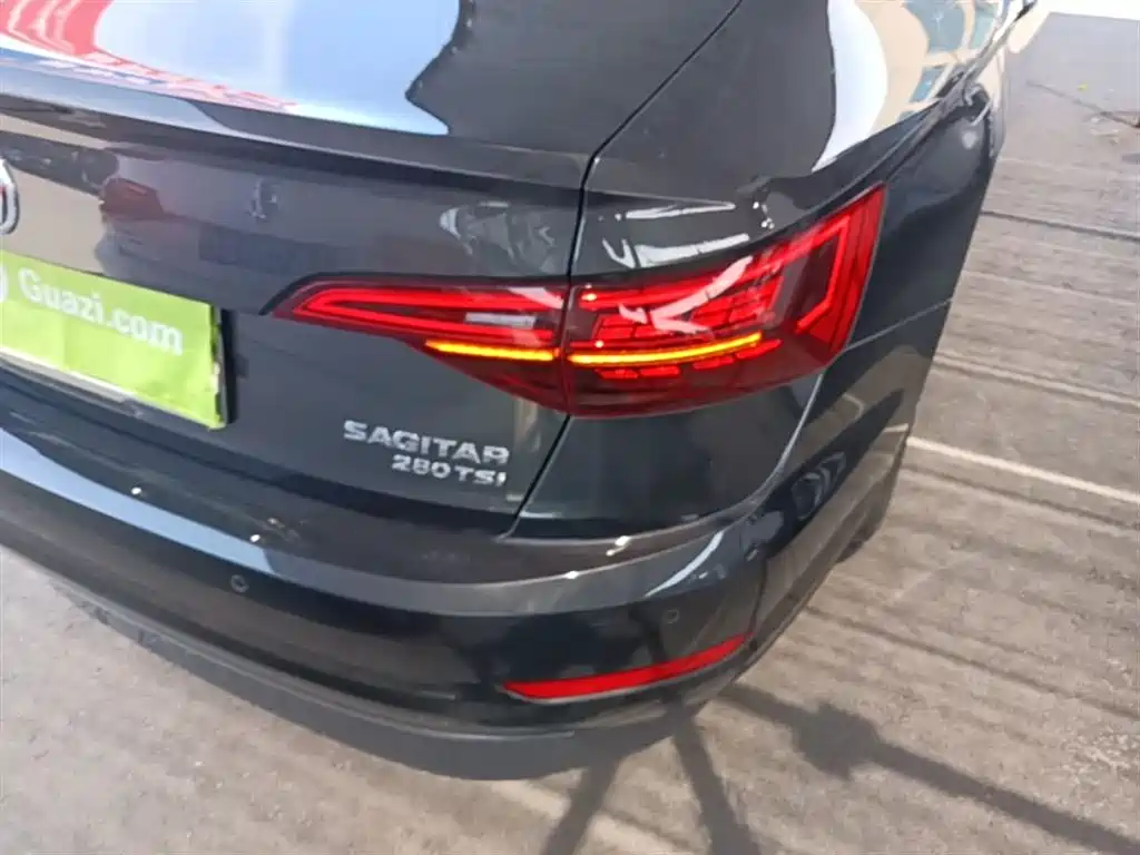 Volkswagen Sagitar 2021 280TSI DSG Surpassing Edition фото 8