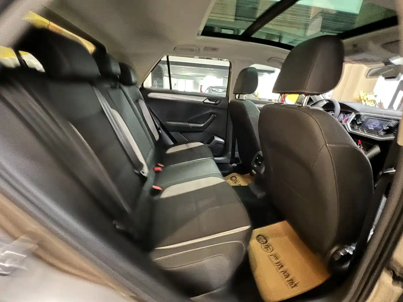 Volkswagen T-ROC 2020 230TSI DSG 2WD Progressive фото 10