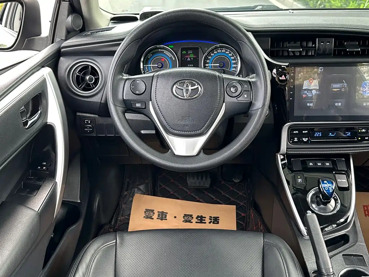 Toyota Corolla 2017 Facelift Hybrid 1.8L E-CVT Leading Edition фото 31