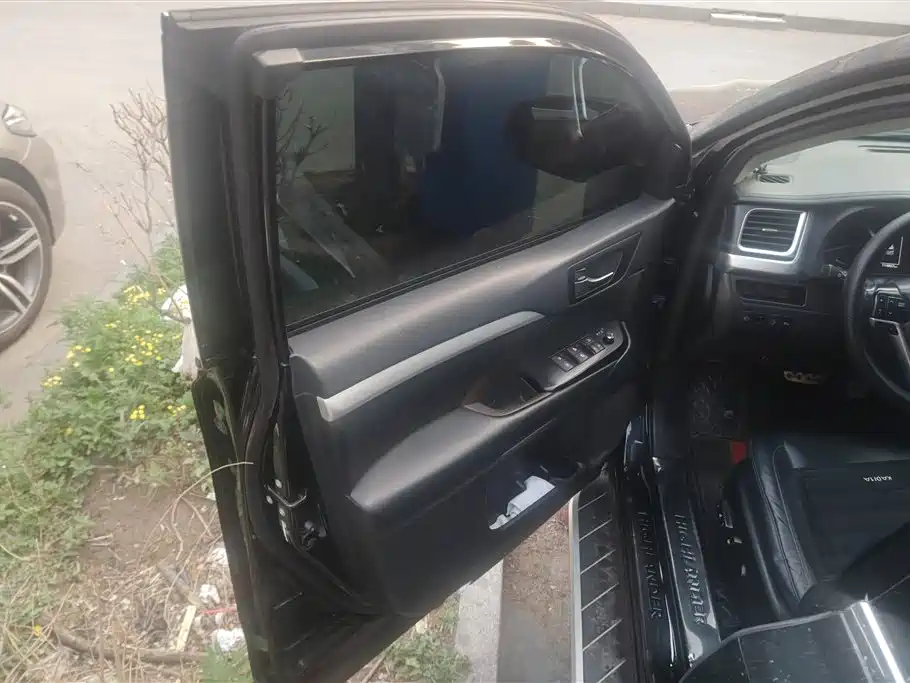 Toyota Highlander 2018 2.0T 4WD Luxury 7-seater China VI фото 7