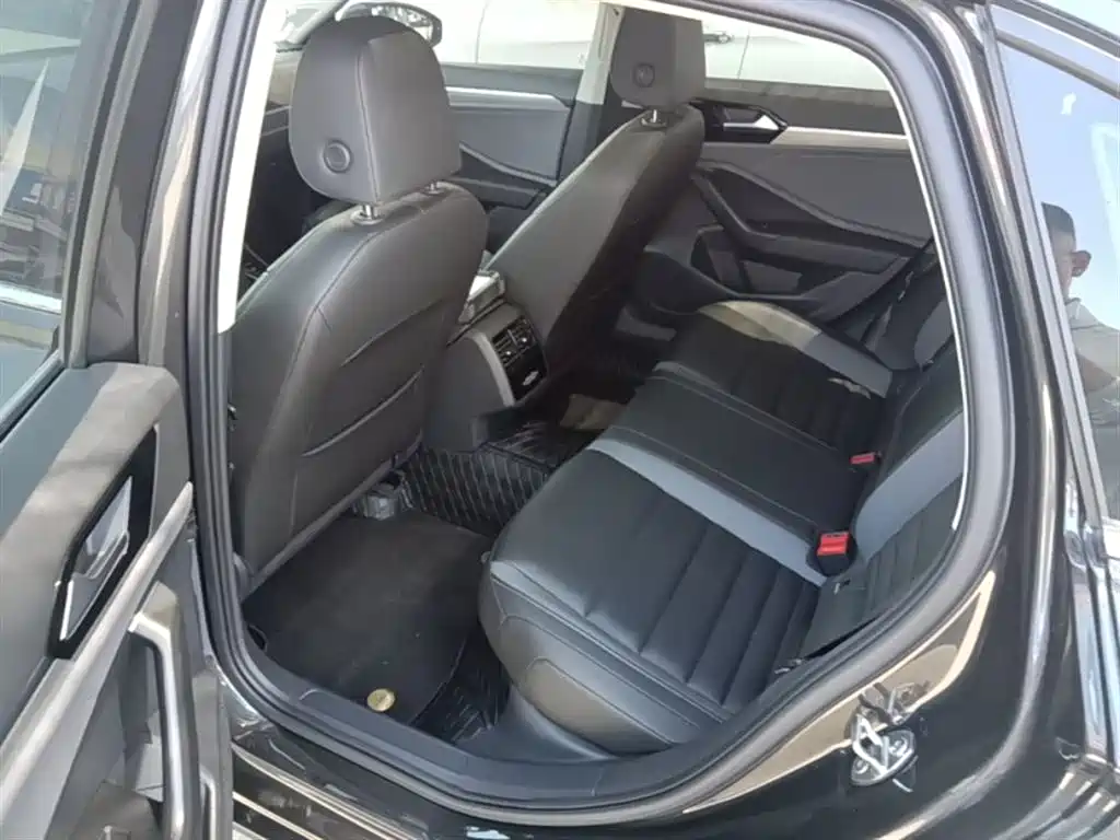 Volkswagen Sagitar 2021 280TSI DSG Surpassing Edition фото 17