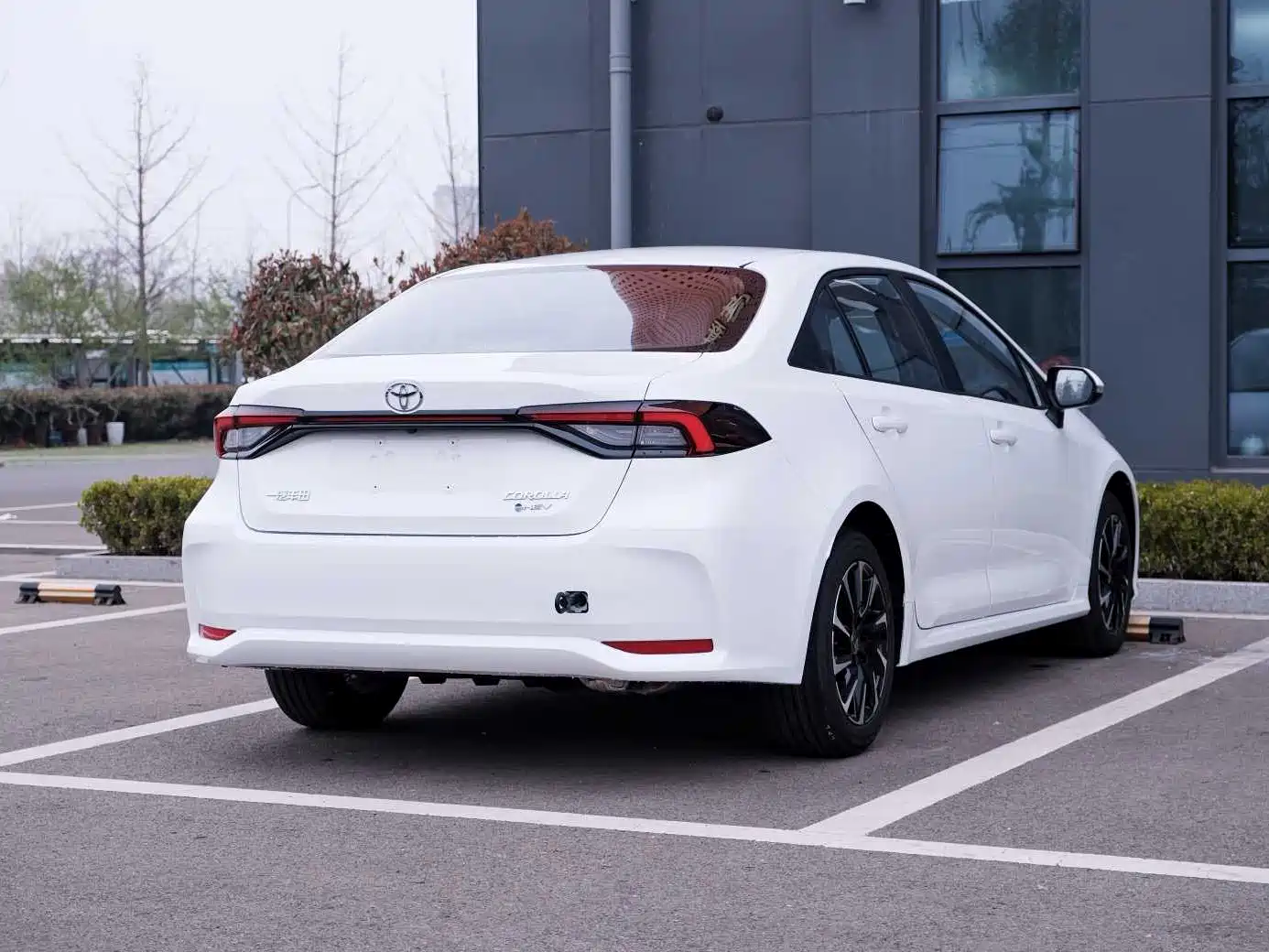 Toyota Corolla 2026 Model 1.8L Intelligent Hybrid Elite Edition фото 3