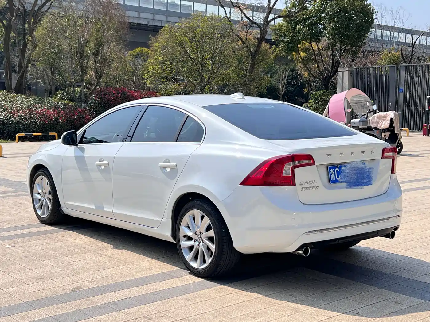 Фото 14 - Volvo S60