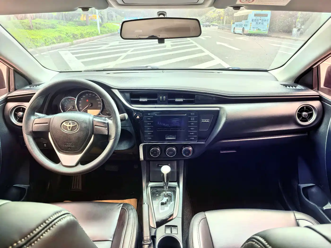 Toyota Corolla 2018 1.2T S-CVT GL Smart Edition фото 8