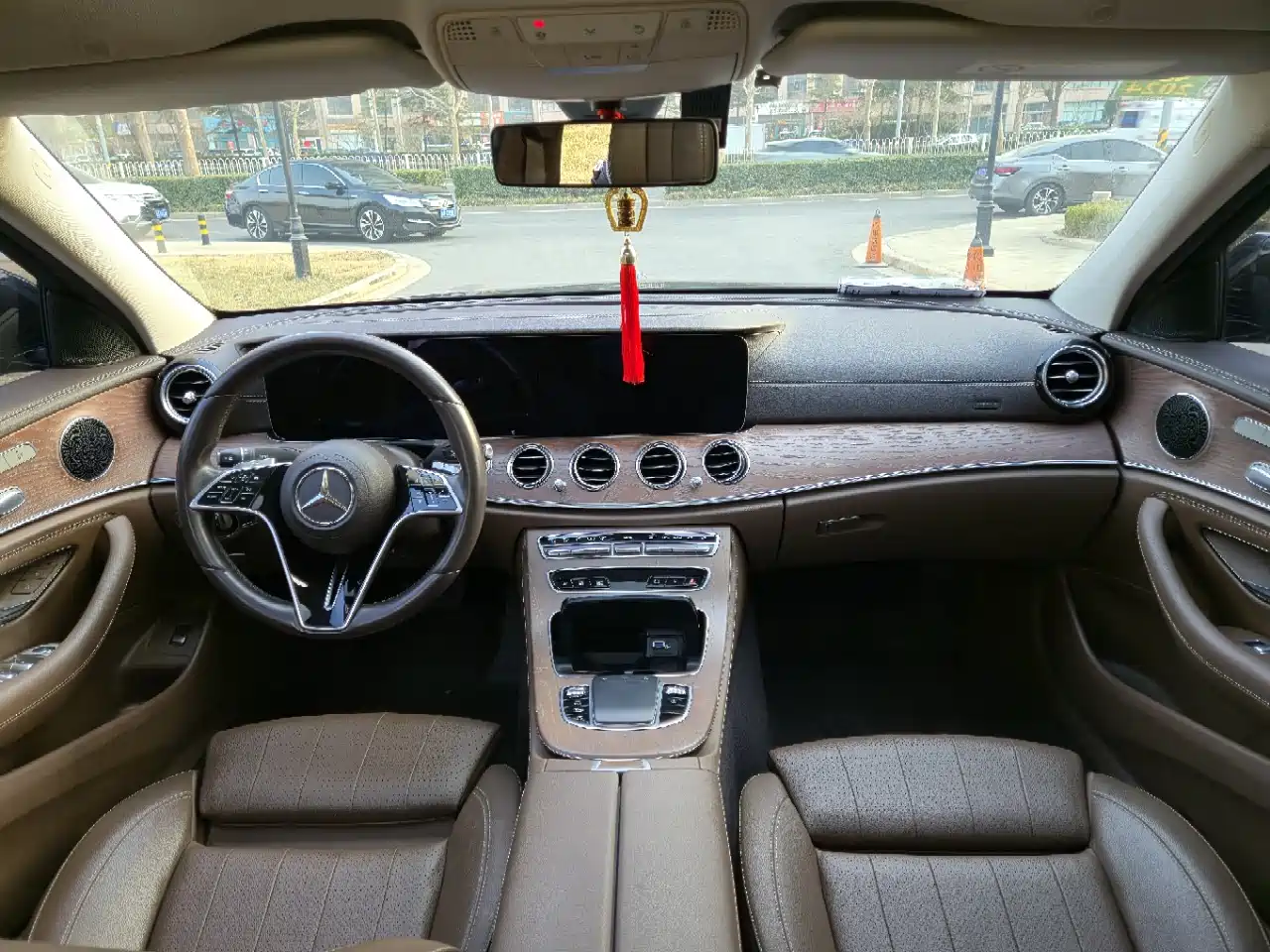Mercedes-Benz E-Class 2022 E 300 L Fashion фото 5