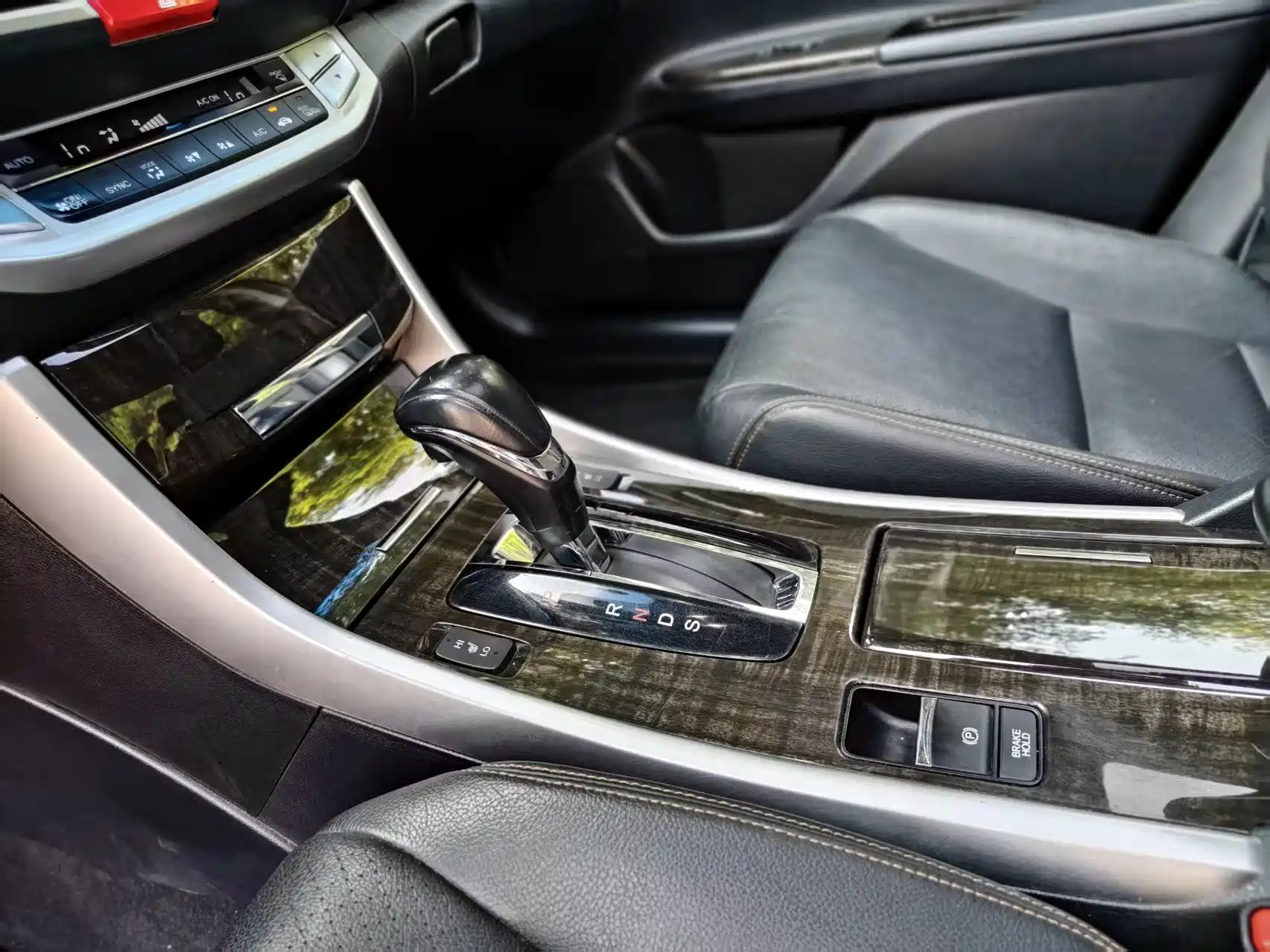 Photo 19 - Honda Accord