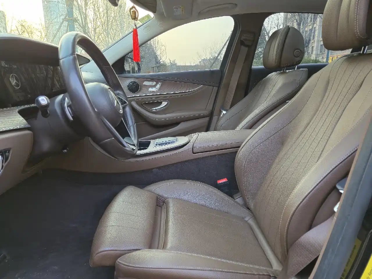Mercedes-Benz E-Class 2022 E 300 L Fashion фото 4