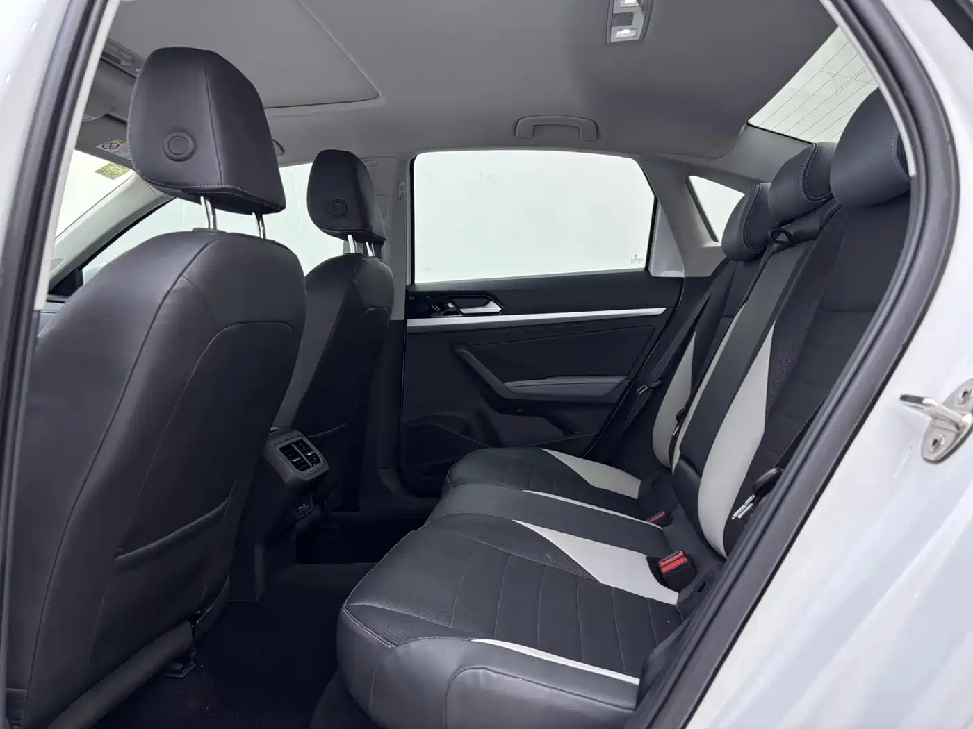 Volkswagen Lavida 2023 280TSI DSG Comfort Edition фото 5