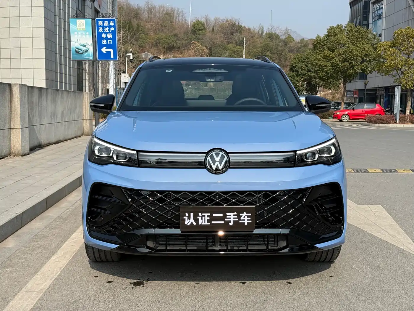 Volkswagen Tiguan L 2024 PRO 380TSI 4WD R-Line Premium Edition фото 2