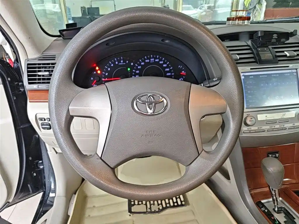 Toyota Camry 2013 200E Classic Elite Edition фото 11