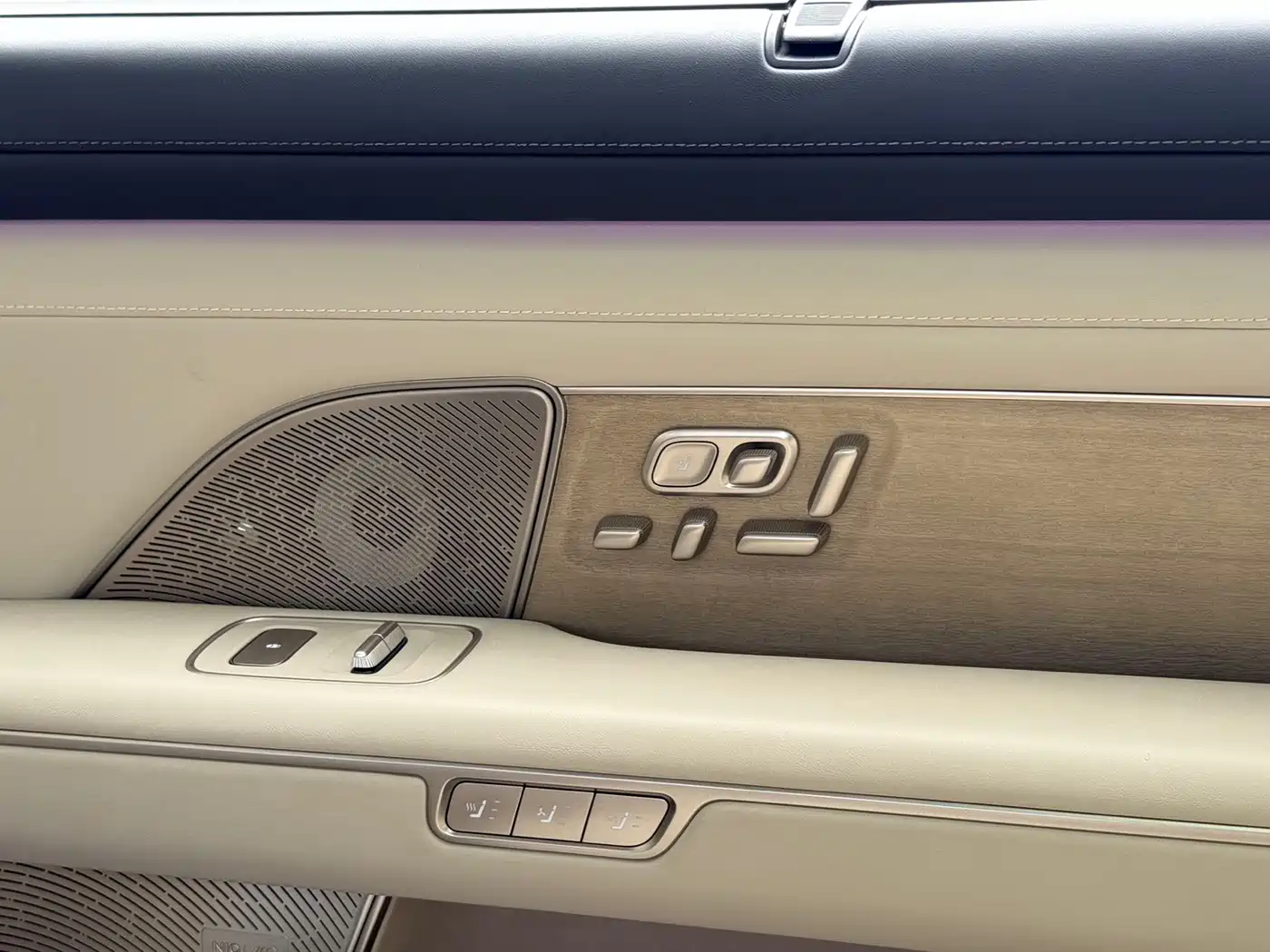 NIO ES8 2026 2025 Model 6-Seat Executive Luxury Edition