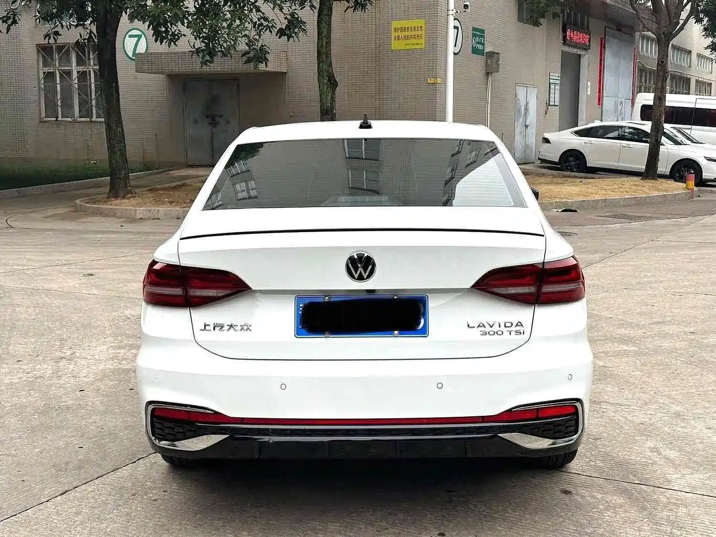 Volkswagen Lavida 2023 300TSI DSG Starlight Full Comfort Edition фото 4