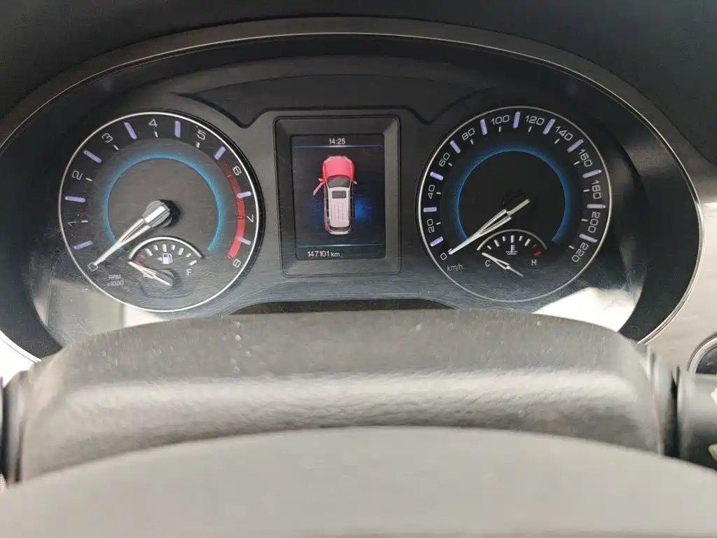 Фото 8 - Haval H2