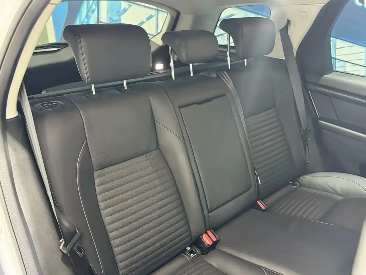 LAND ROVER DISCOVER SPORTS