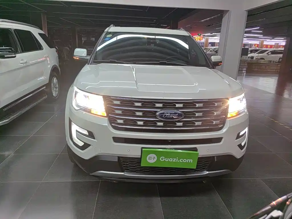 صورة 3 - Ford Explorer (Import)