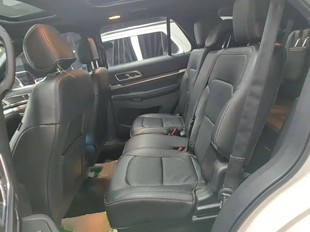 صورة 17 - Ford Explorer (Import)