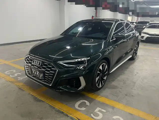 Audi A3 A3L Limousine 35 TFSI, Стиль Спорт