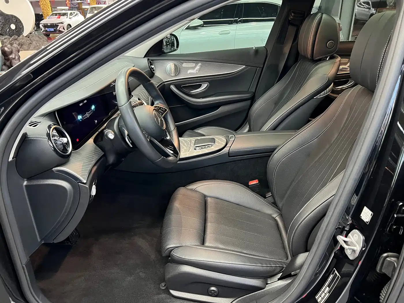 Mercedes-Benz E-Class 2022 Second Facelift E 300 L Luxury фото 5