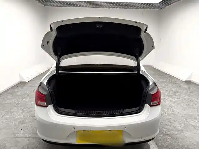 Buick Verano 2019 Sedan 15S Auto Leading фото 13