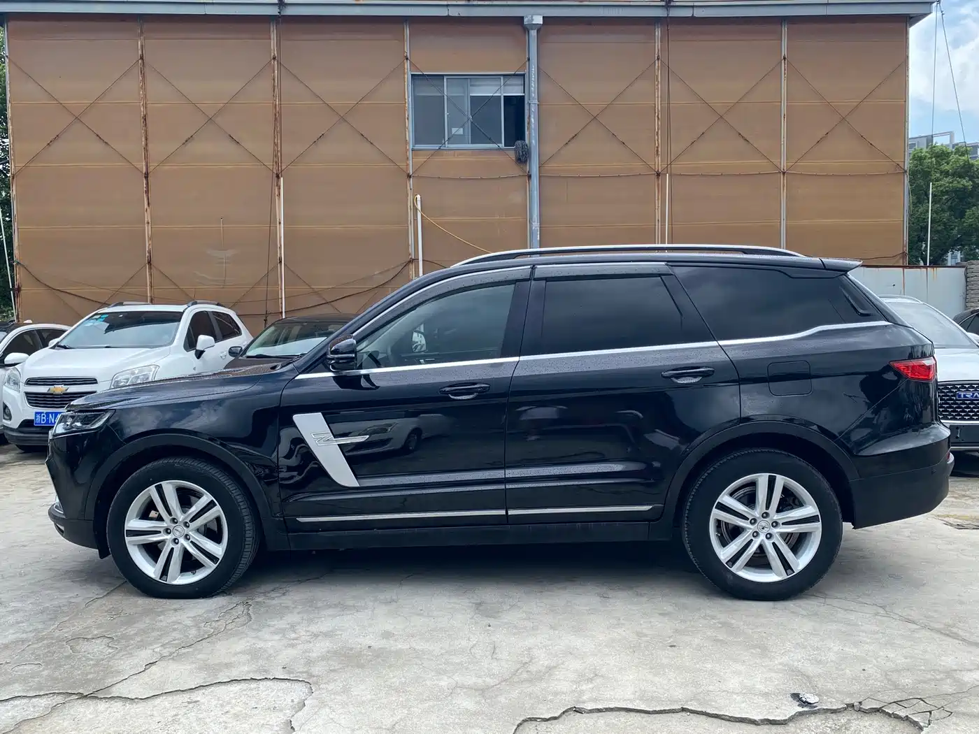 Zotye T800 2018 2018 2.0T Automatic Premium Smart Connection 7-seater