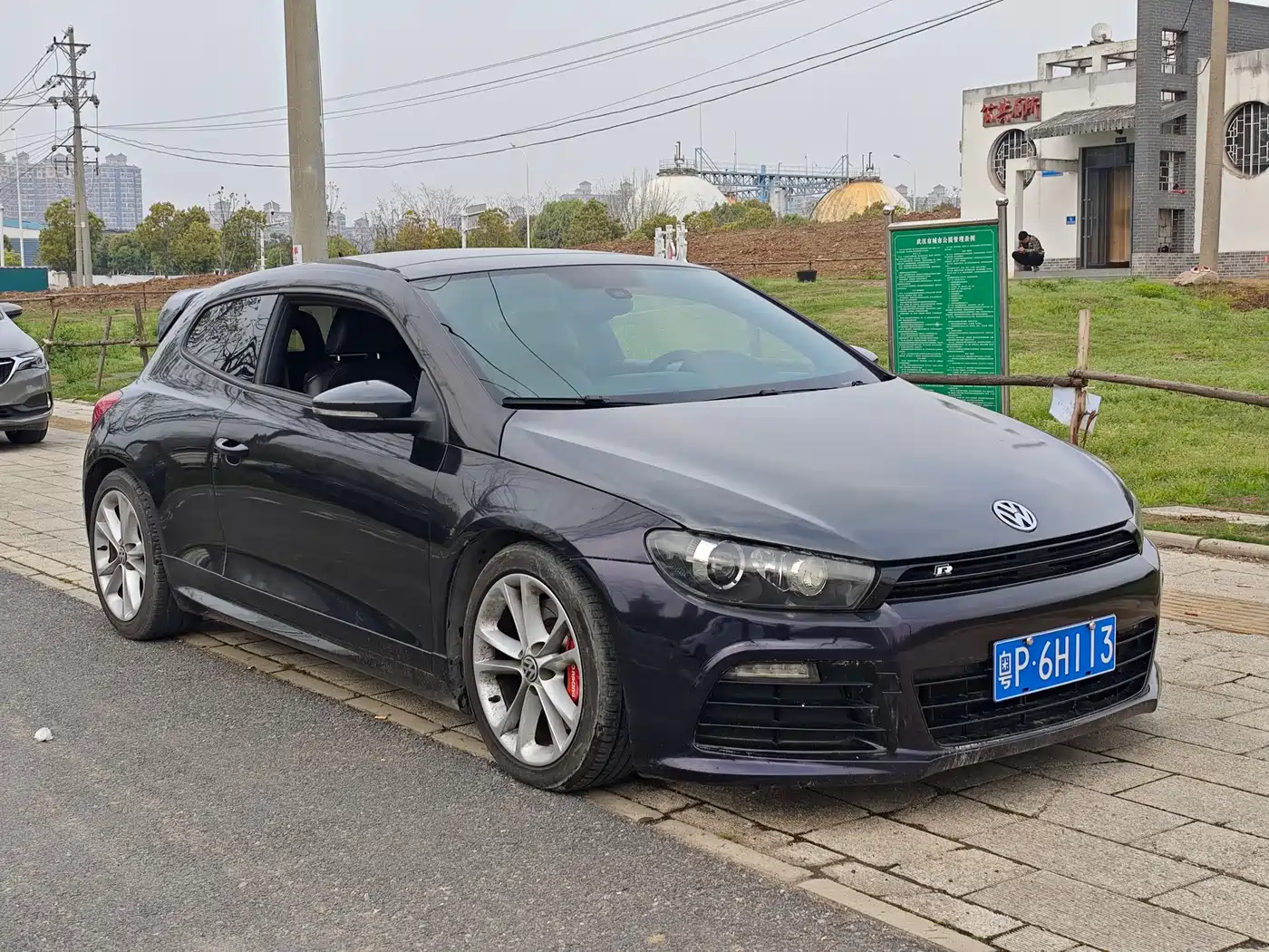 Volkswagen Scirocco 2010 2.0TSI Sport Edition фото 3