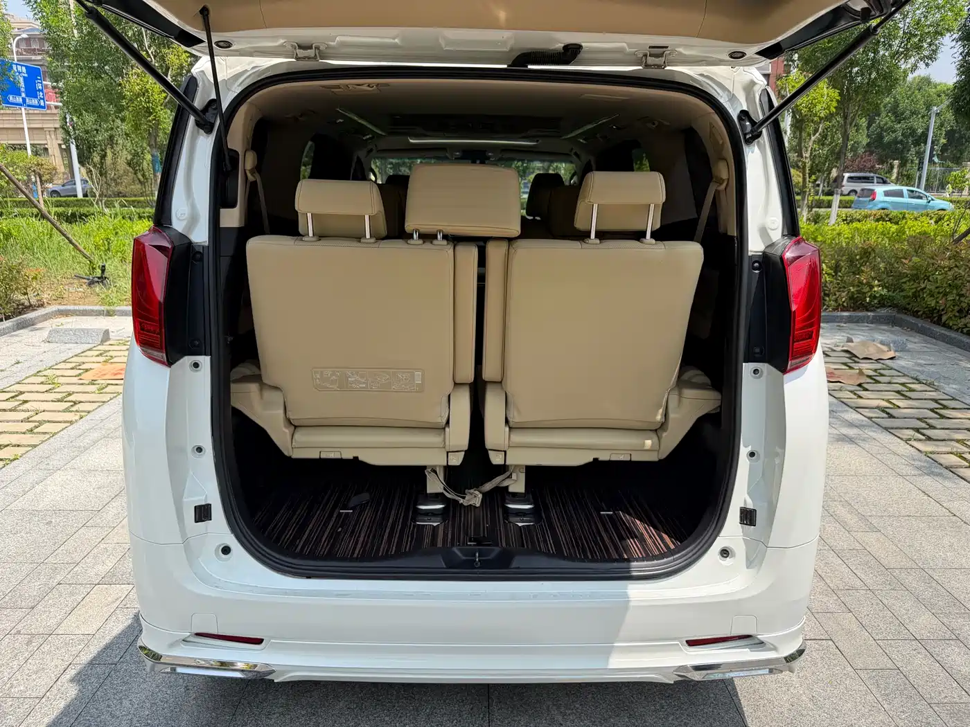 Toyota Alphard 2015 3.5L Luxury Edition фото 17