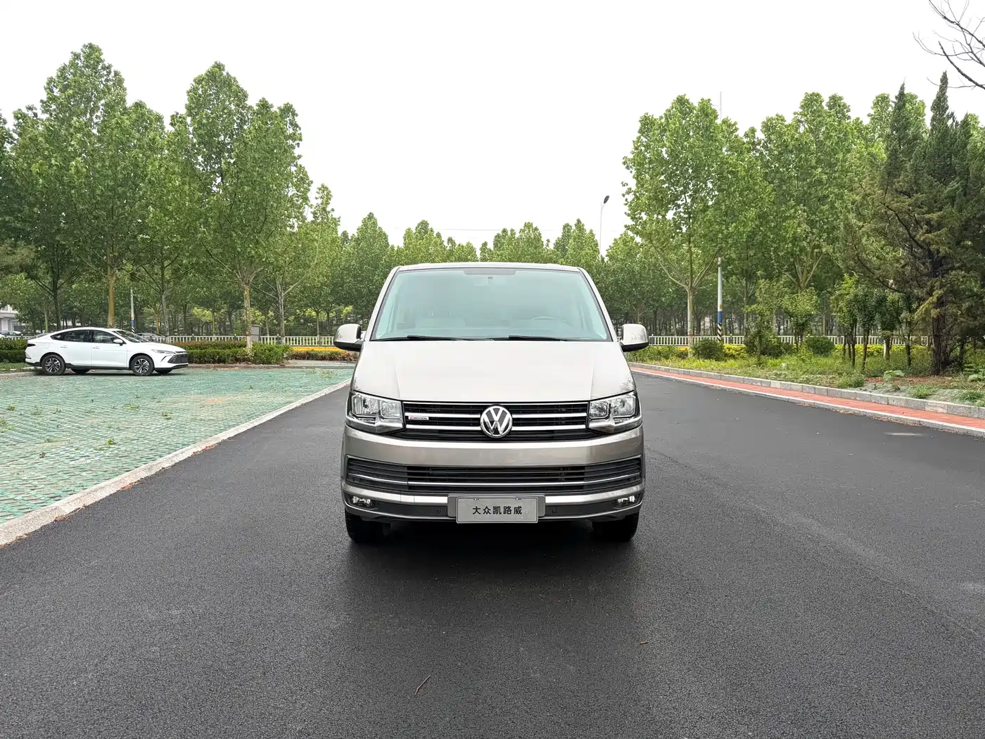 Volkswagen Caravelle 2017 2.0TSI 4WD Comfort 8-Seater фото 2
