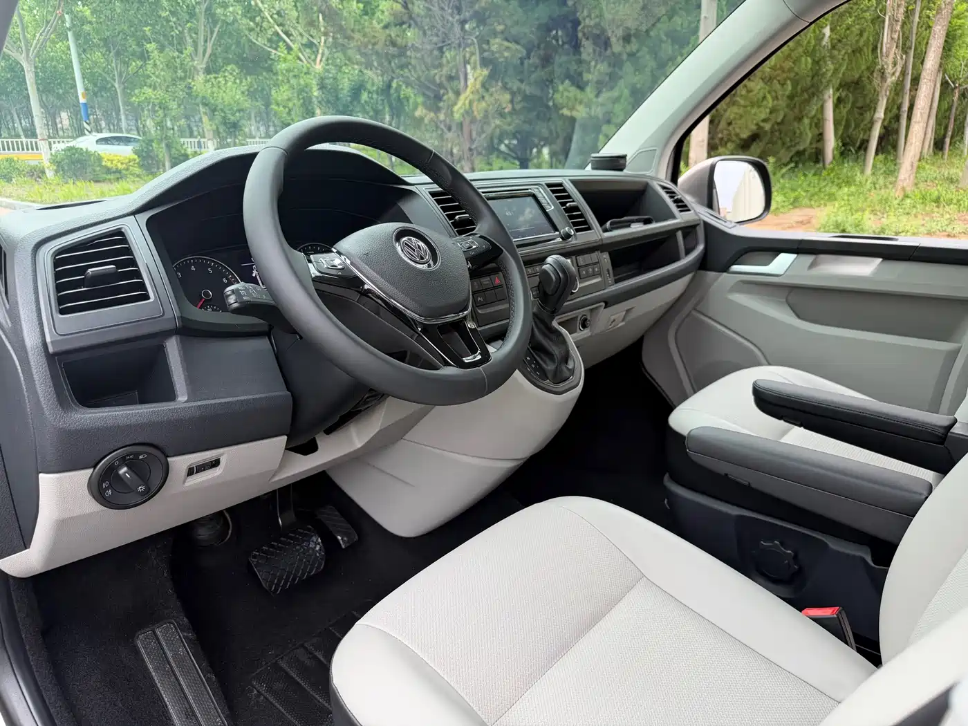 Volkswagen Caravelle 2017 2.0TSI 4WD Comfort 8-Seater фото 8