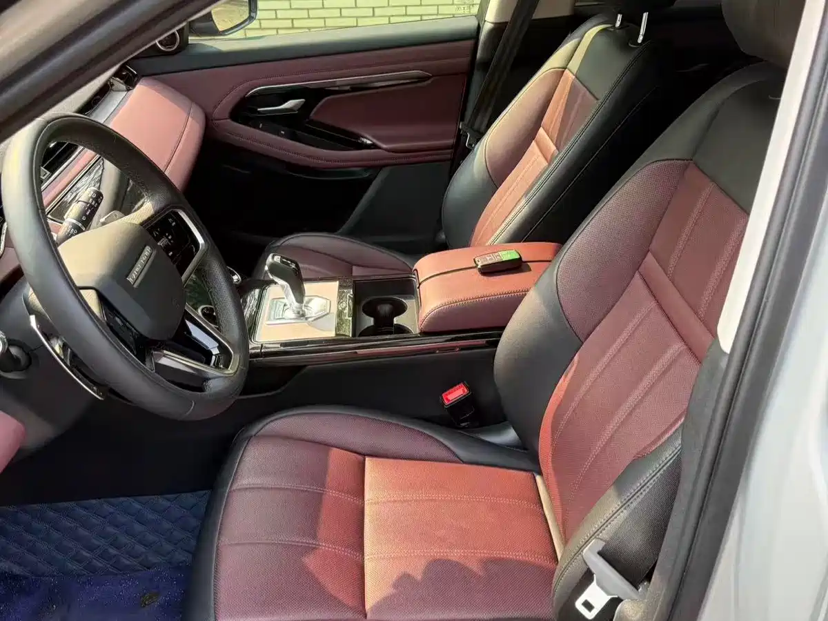 Land Rover Range Rover Evoque 2023 Range Rover Evoque L 249PS Luxury Edition фото 6