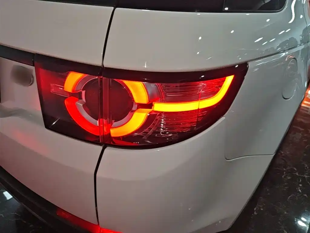 Land Rover Discovery Sport 2016 2.0T SE фото 8