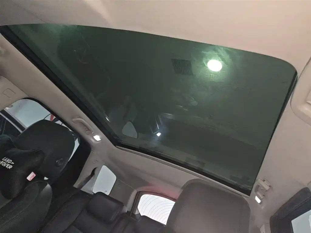 Land Rover Discovery Sport 2016 2.0T SE фото 18