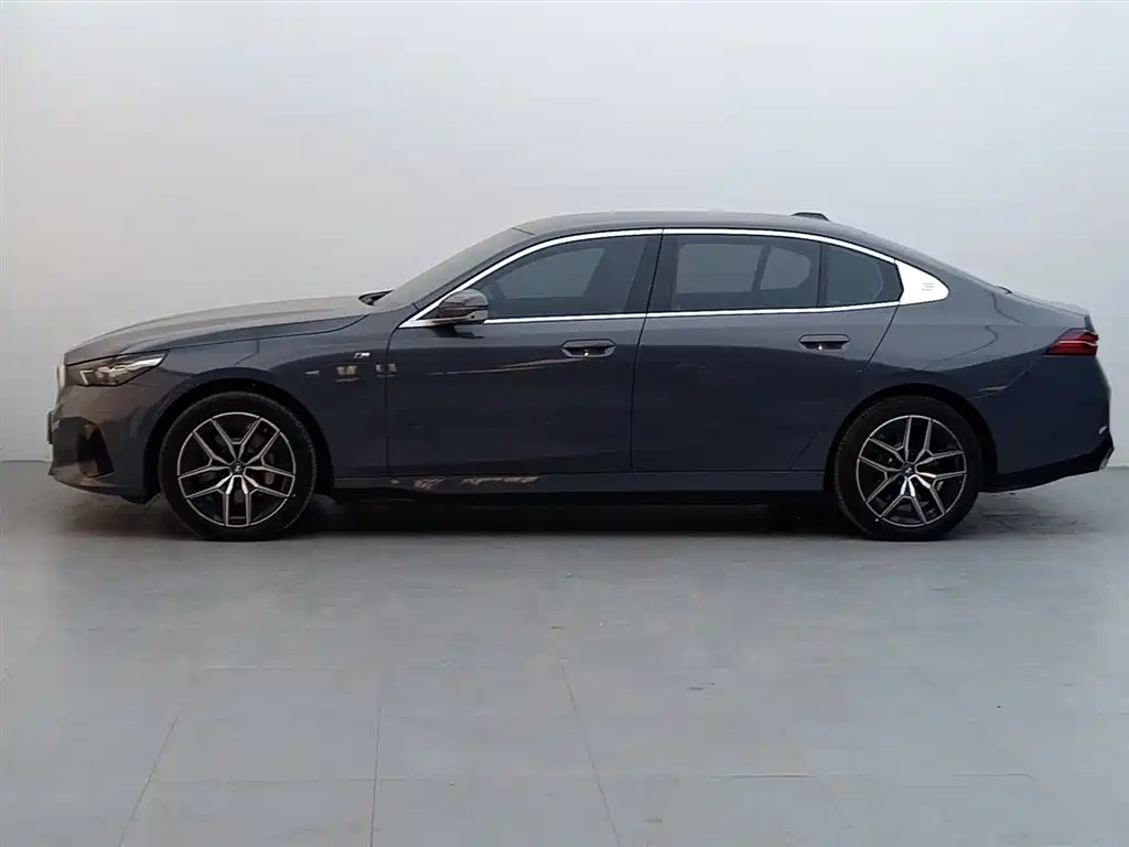 BMW i5 2024 2024 eDrive 35L Premium Model M Sport Package