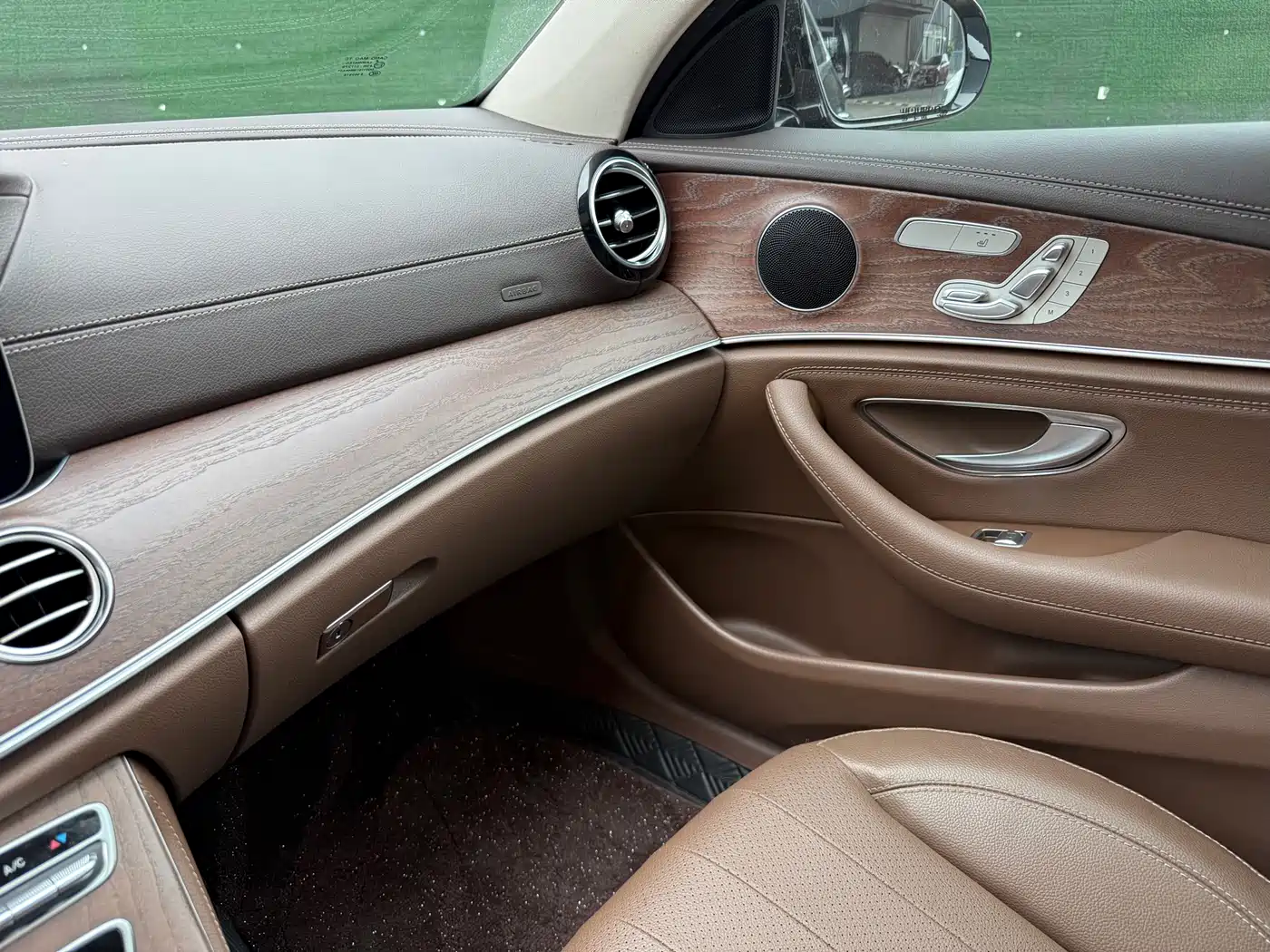 Mercedes-Benz E-Class 2023 E 300 L Fashion фото 8