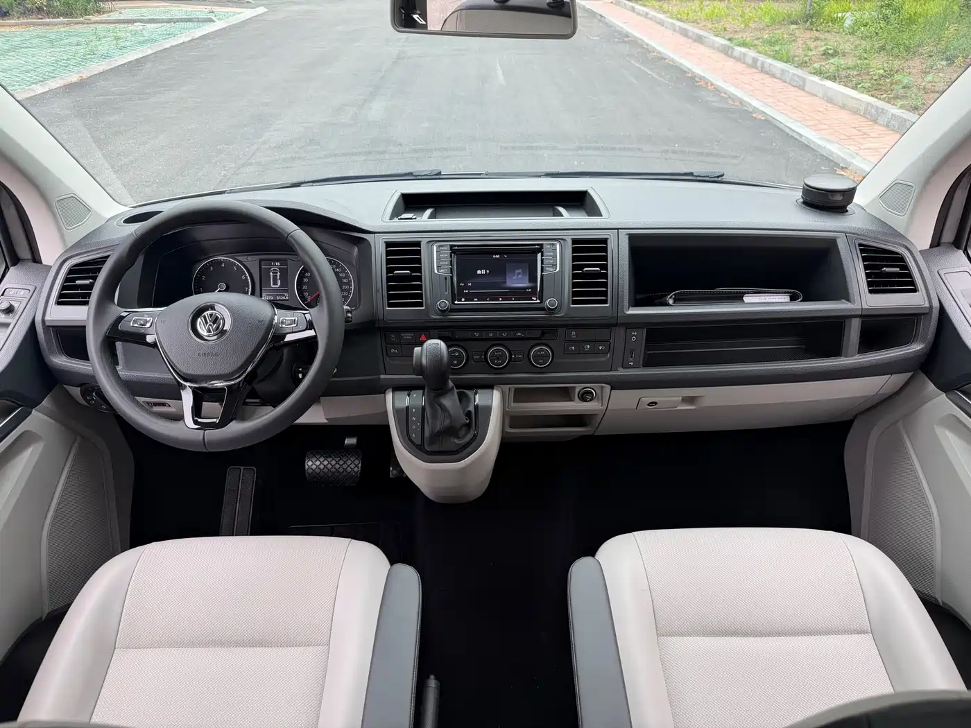 Volkswagen Caravelle 2017 2.0TSI 4WD Comfort 8-Seater фото 7