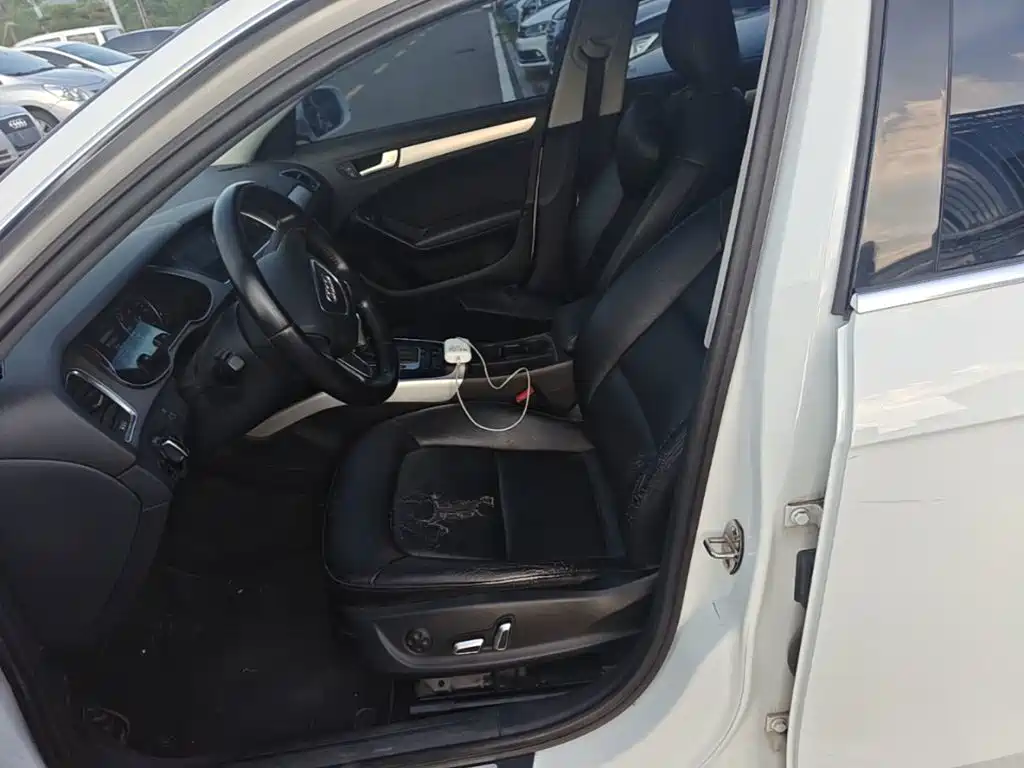 Фото 15 - Audi A4L