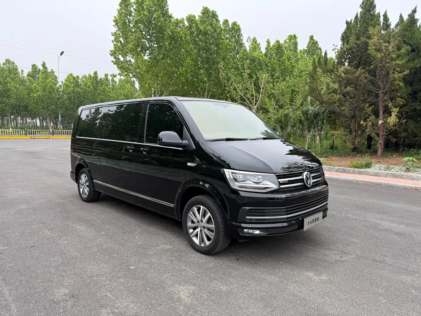 Volkswagen Caravelle 2019 2.0TSI 4WD Luxury 7-seater фото 3