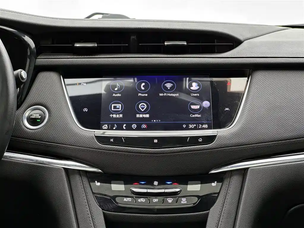 Фото 11 - Cadillac XT6