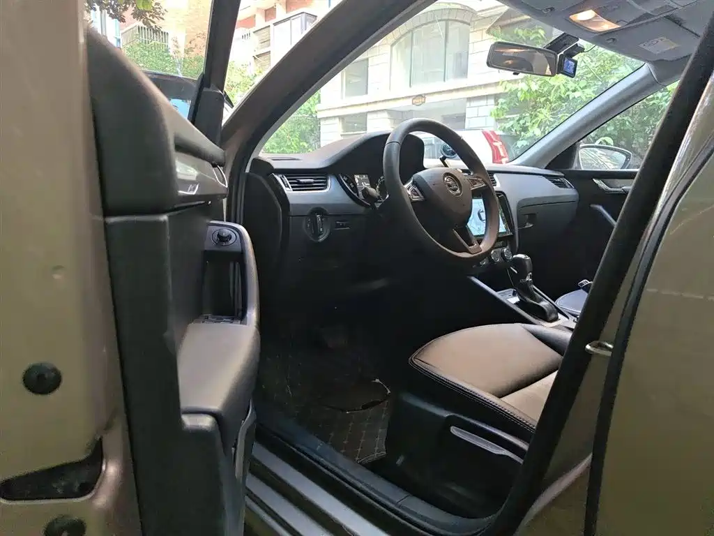 SKODA OCTAVIA