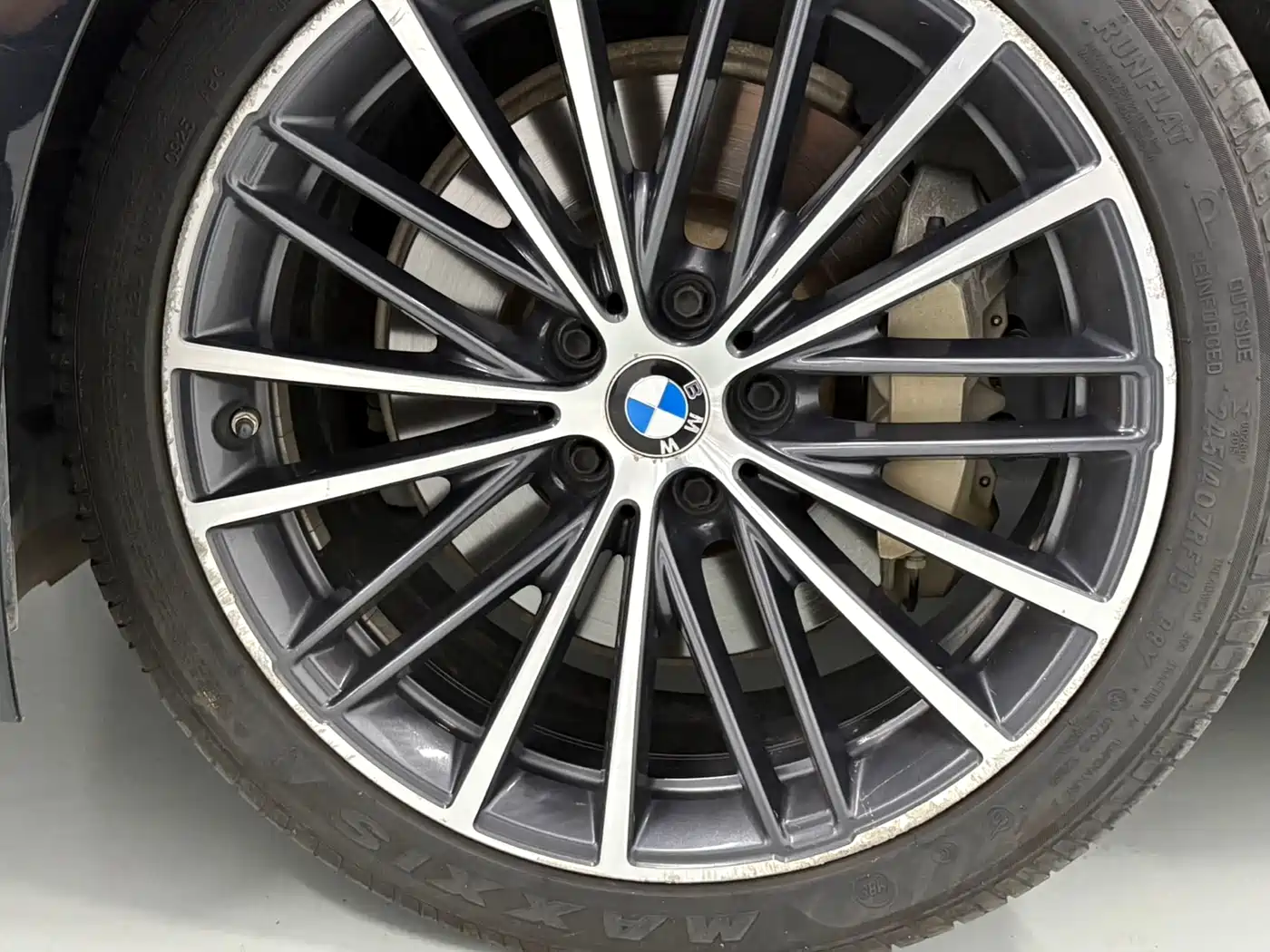 BMW 5 Series 2022 530Li Leading M Sport Package фото 9