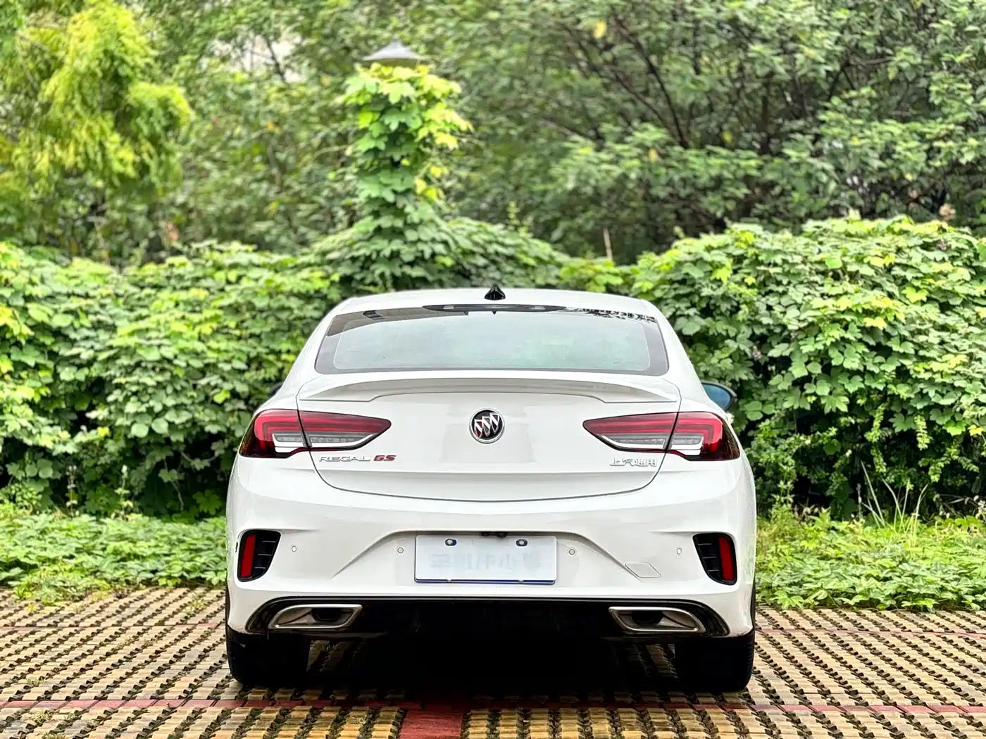 Photo 4 - Buick Regal