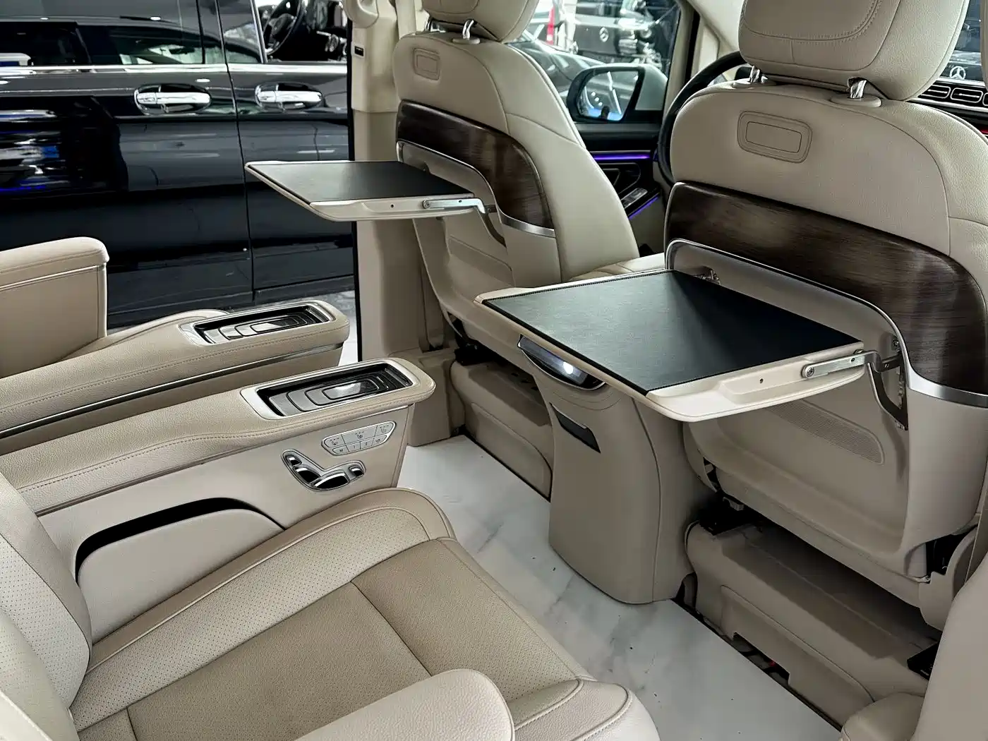 Mercedes-Benz V-Class 2022 V 260 L Long Wheelbase Prestige Edition фото 15