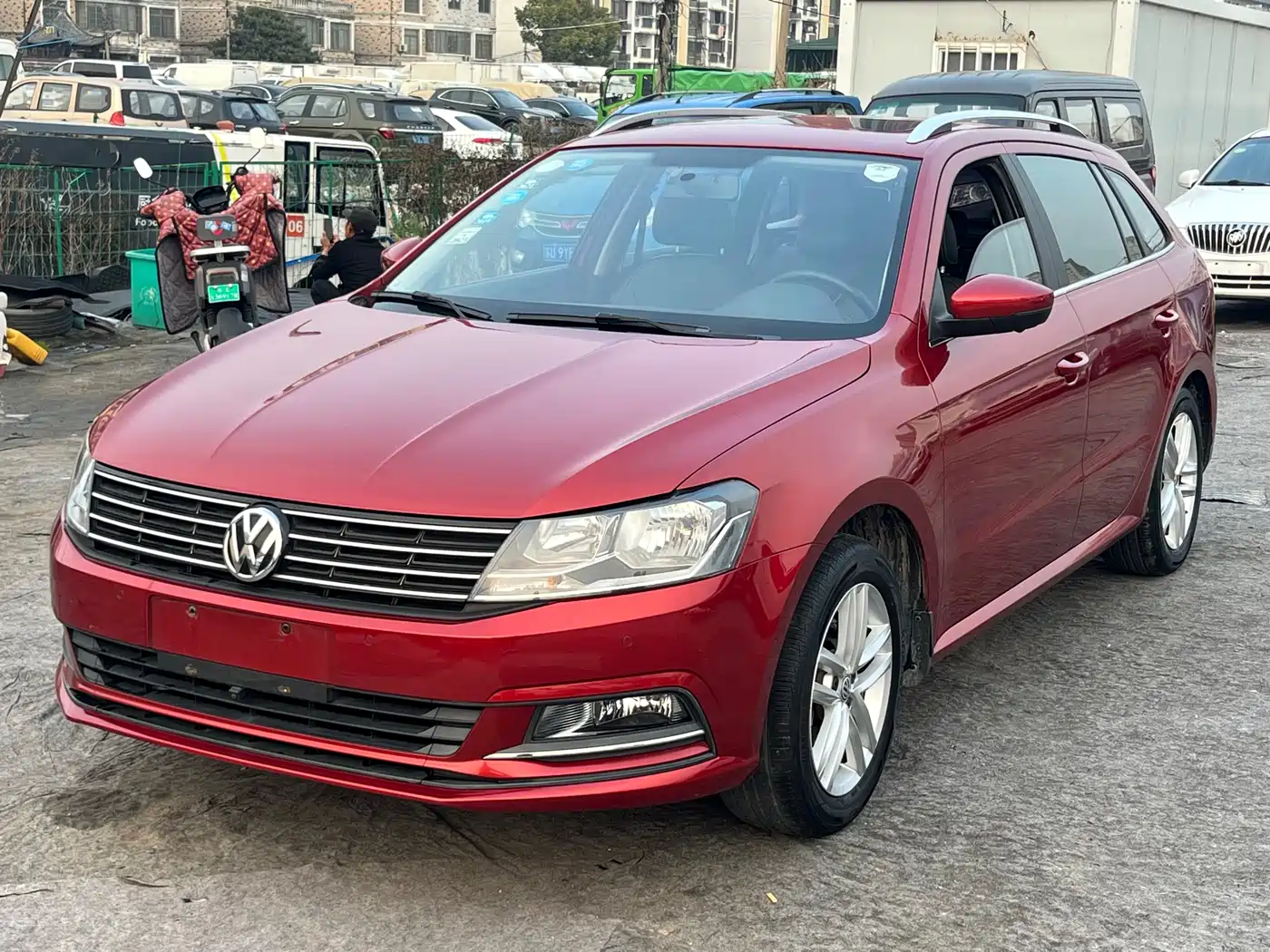 Volkswagen Lavida Tour 2015 1.6L Automatic Comfort Edition