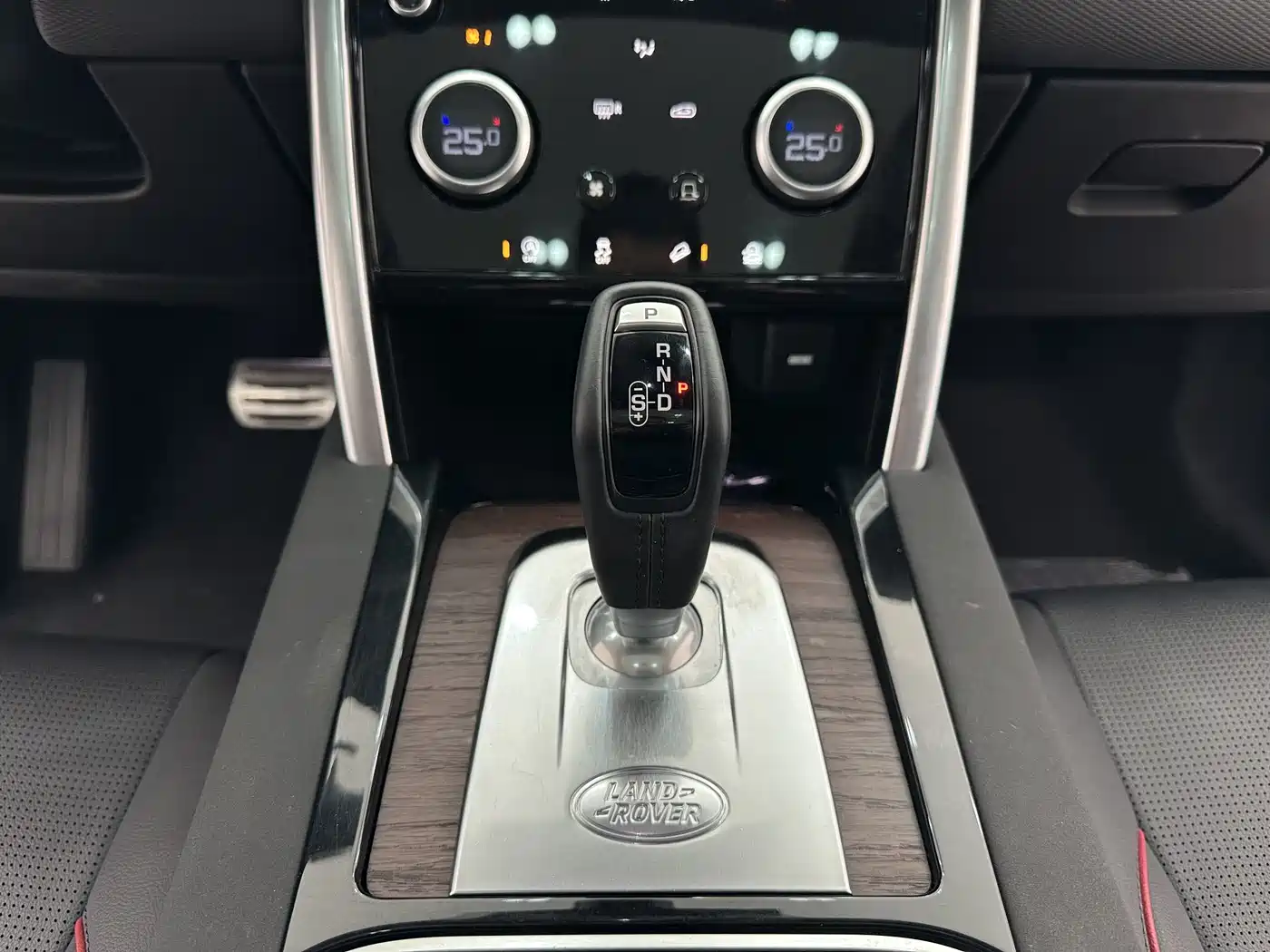 LAND ROVER DISCOVER SPORTS