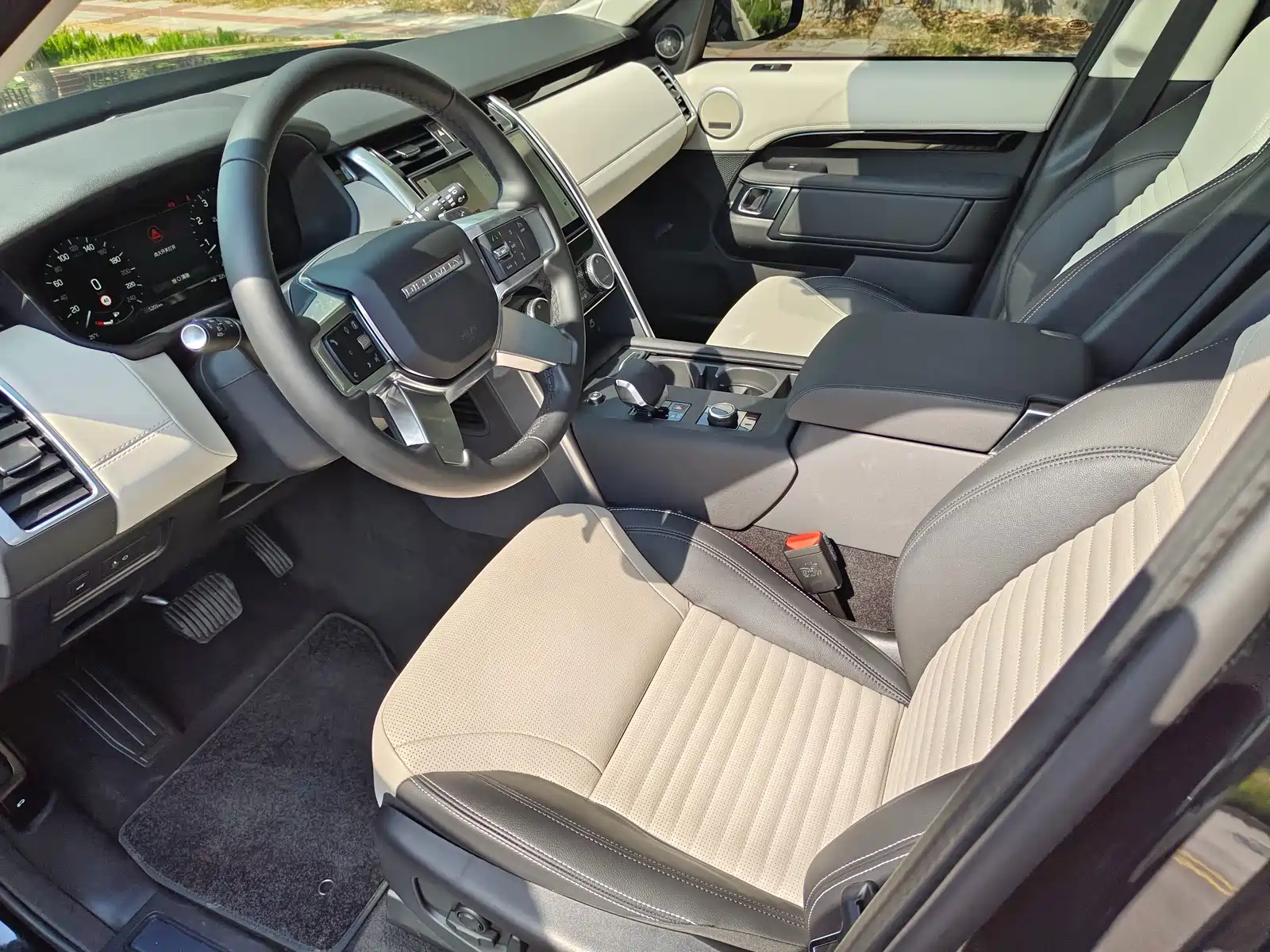 صورة 27 - Land Rover Discovery